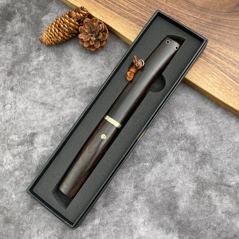 Cuchillo de Bolsillo de Hoja F - Woodworking In Japanese reseña y precio
